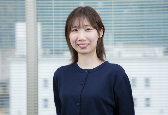 <span class="slide-no-interview no-green">05</span>受発注から業務改善まで、自らの判断で切り拓く。<br>「守りの要」となり、ビジネスの最前線を支える誇りとやりがい。