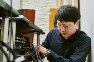 アナログ製品を紡ぐオーディオテクニカのエンジニアたち #02 由良さん