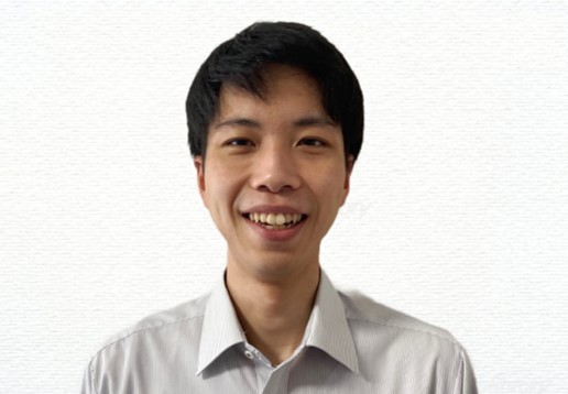 早稲田大学　社会科学部卒