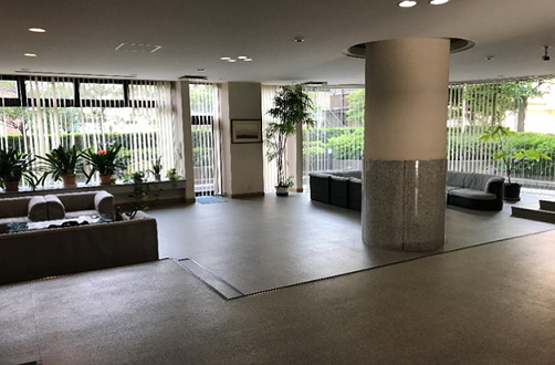 エントランスロビー（ウイングエバラ）