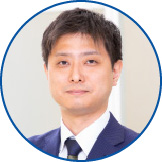 富士急行には多種多様なバックグラウンドを持った社員が活躍していますよね。入社前のキャリアや転職の理由も、人それぞれ。私は前職で富士急行と関わる機会が日常的にあり、以前から当社に興味を抱いていました。「そろそろ次のキャリアを考えよう」と転職を検討した時、すぐに思い浮かべたのが富士急行です。
