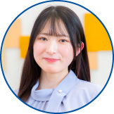 私も「人を笑顔にする仕事に就く」という軸で就職活動を行いました。学生の時、「ハイランドリゾート ホテル&スパ」でアルバイトをして、お客さまをおもてなしする喜びを何度も感じたから。
