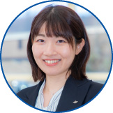 確かに、どの時期も尊敬する上司や先輩との出会いがあったし、経験できたことがたくさんありました。ただ、「社会人としての土台を築いた」という意味でも、初めての配属先は強く印象に残っています。ご案内したお客さまの笑顔を見るたびに、「お客さまに感動をお届けすることが、私たちの仕事なんだ」と肌で感じました。