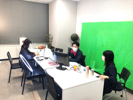 安定感抜群の司会ペア(一番右にいるのが発案者で、企画もして、司会まで!大活躍です)