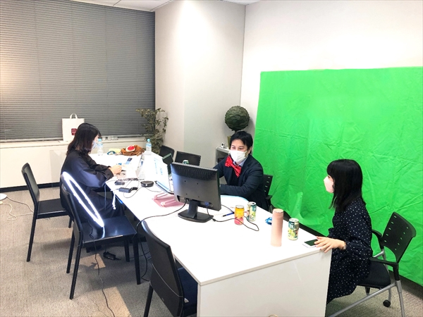 安定感抜群の司会ペア(一番右にいるのが発案者で、企画もして、司会まで!大活躍です)
