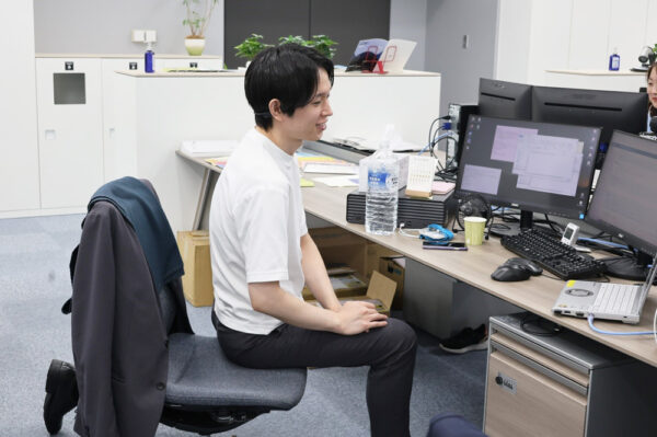 周りのメンバーと感想を言い合いながら