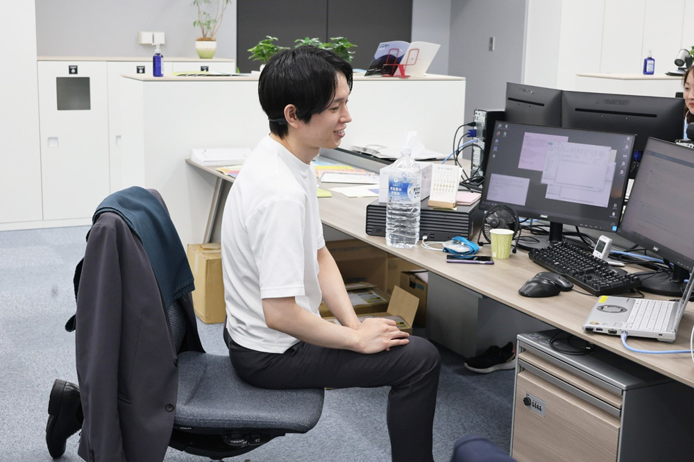 周りのメンバーと感想を言い合いながら