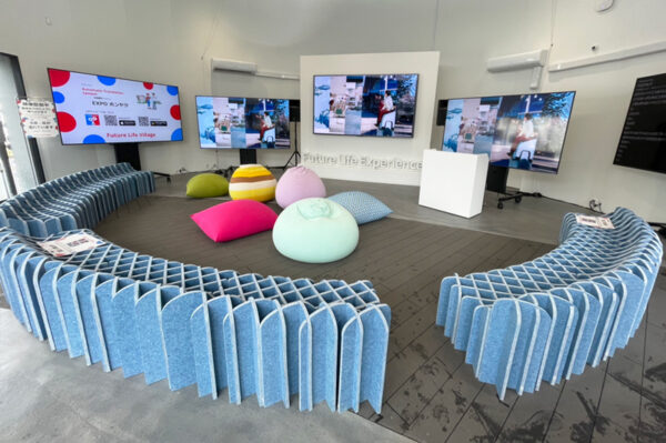 フューチャーライフエクスペリエンス会場の入口。そこはかとなく未来感