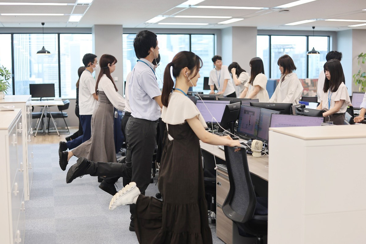 執務室でみんなで実技