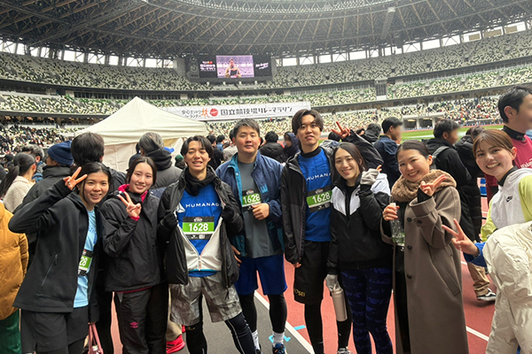 すり鉢状のトラックからみあげる風景は、圧巻でした