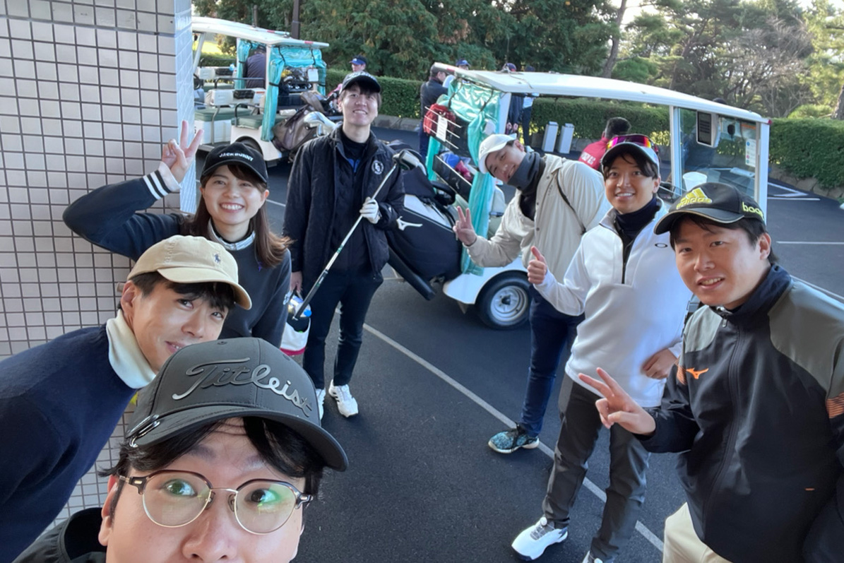 こちらも毎年恒例、ゴルフ部（ゴルフコンペ）のひとコマ