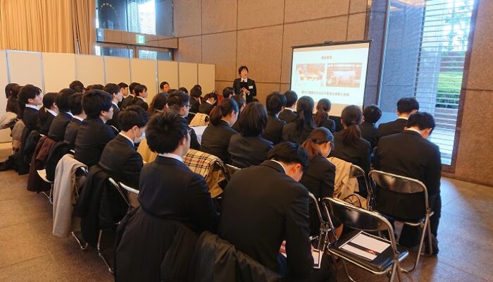 グループ会社より業界・仕事・働き方等をご説明します。
人事担当者への質問も大歓迎！