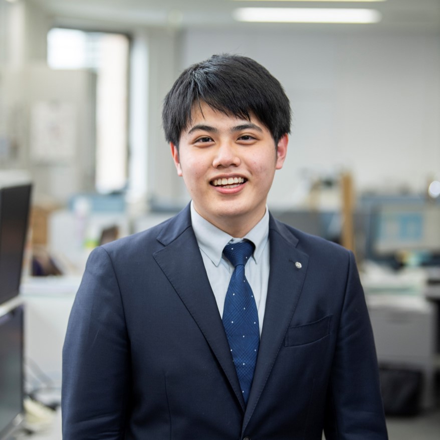 本社のIT専門部署にて、社内ITシステムの整備・運用を担当していただきます。
その他にもIT機器の管理や、社員からの問合せに対応するサポートデスク、新システムを導入するための企画立案等に携わります。
社内SEとして自社に腰を据えて長期的に活躍することが可能です。

