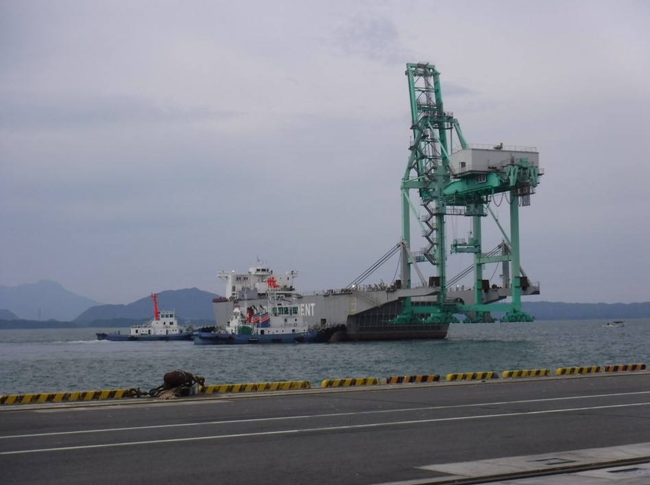 港湾荷役用クレーンの点検、修理等のアフターサービス