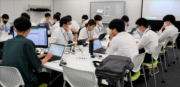 Day2 先輩社員とフリー座談会 Day2 先輩社員とフリー座談会
