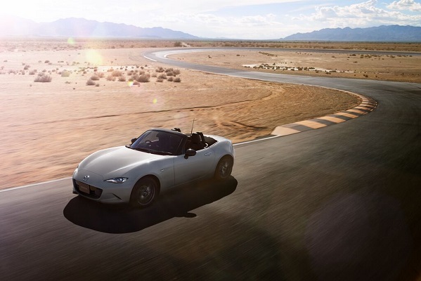Medium 2023.09_ROADSTER_SSpecialPkg_C11_EXT