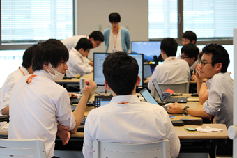 02 現場社員との交流 02 現場社員との交流