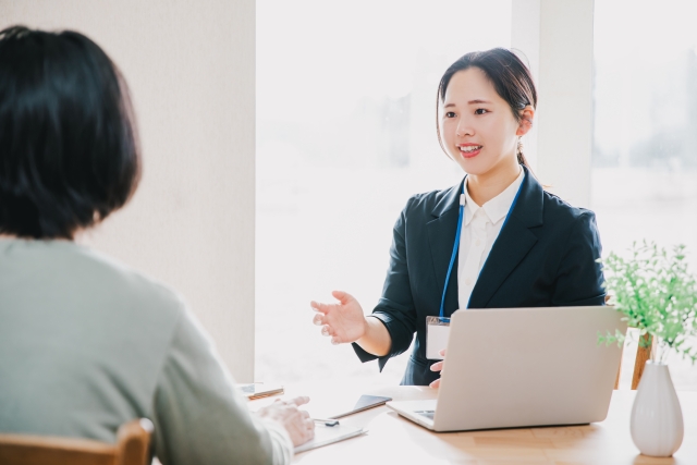 新入社員のスケジュールを一部ご紹介します。
2024年度入社社員
営業部門「サービスのご提案」
技術部門「検証作業」