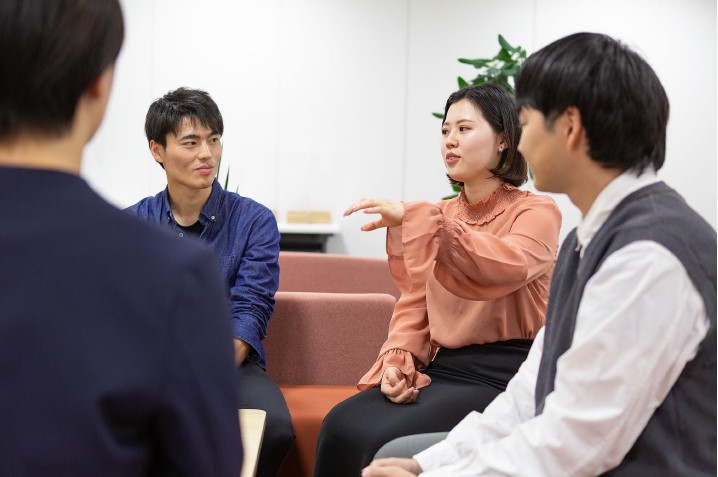 若手社員との座談会 若手社員との座談会