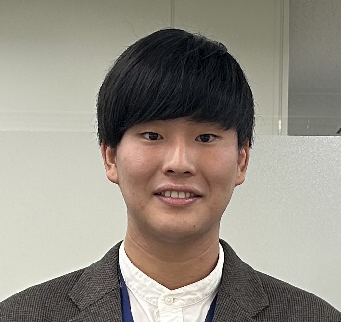 法人営業第二部/村山 2023年に総合系基幹職として新卒入社。受託事業の営業を担当。