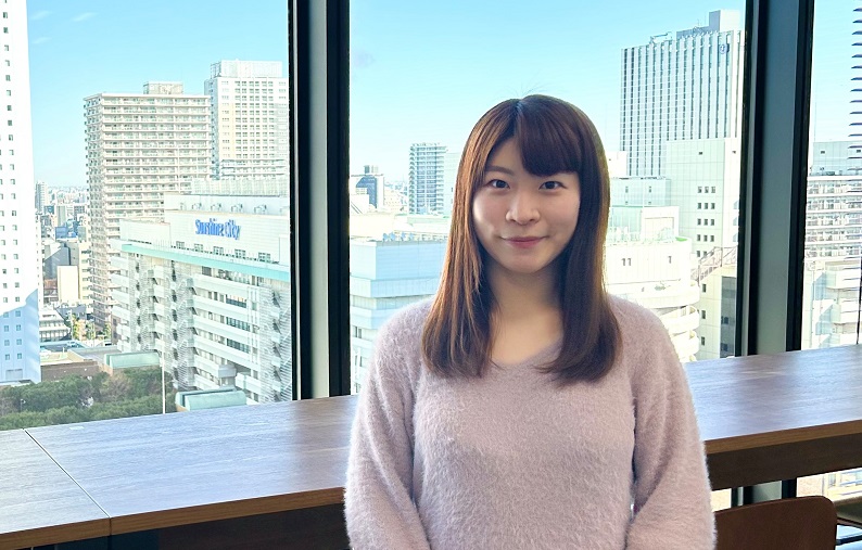 事務サービス第二部　眞木　利佳子