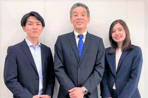 Section1<br>上司×先輩社員×後輩社員