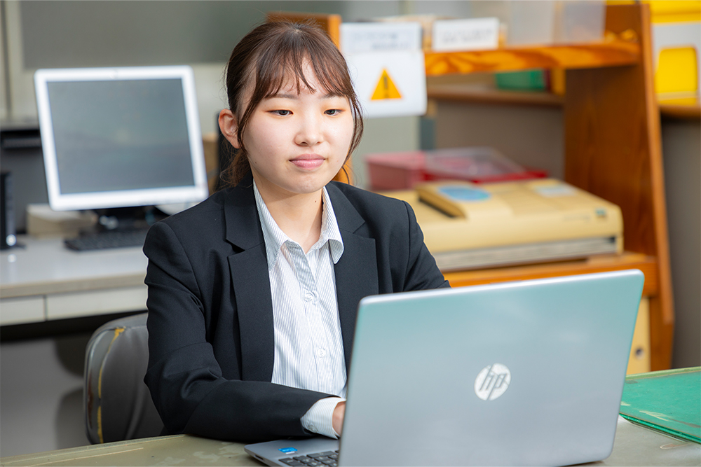 staff_watanabe01